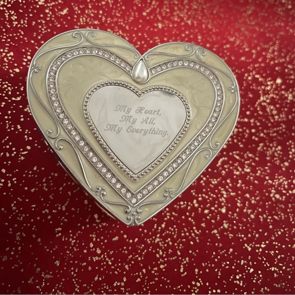 Engraved mirror jewlery box heart shaped from things remembered